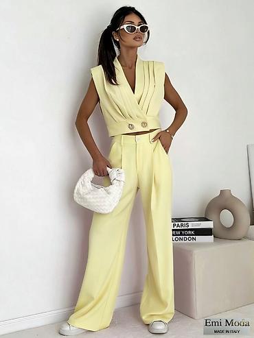Kompleti: 🔥Ženski elegantni komplet – prsluk crop i široke pantalone
✅3200 din — 12