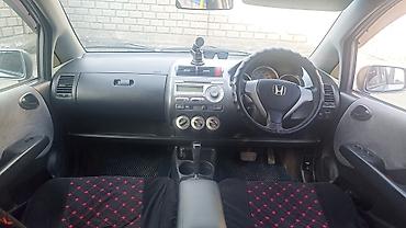Honda: Honda Fit: 2006 г., 1.3 л, Вариатор, Бензин, Хэтчбэк — 8