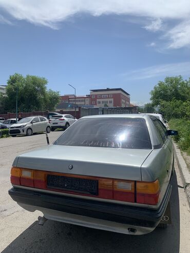 ауди 800: Audi 100: 1986 г., 2.2 л, Механика, Бензин, Седан