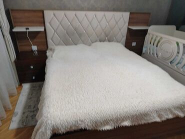 Yataq otağı dəstləri: Təknəfərlik çarpayı, 2 tumba