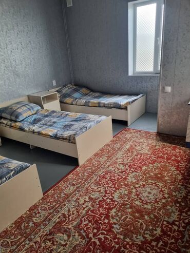 Долгосрочная аренда комнат: 30 м², С мебелью at lalafo.kg Долгосрочная аренда комнат: 30 м², С мебелью