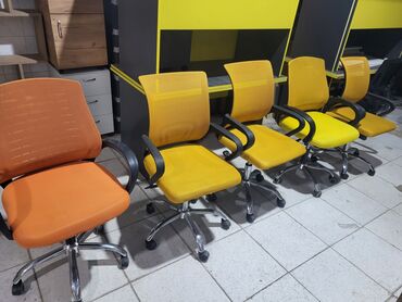 Otaq bitkiləri: İşlənmiş, Təkərli, Qolları tənzimlənmir, Parça