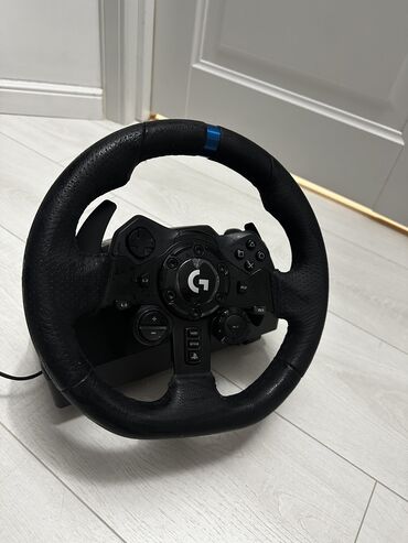 Другие аксессуары: Руль Logitech G923 для PS, привезен с Канады. Подарил знакомый, не