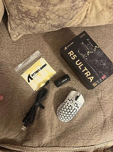 sol qulaqda ses: Attack Shark R5 Ultra oyun siçanı Xüsusiyyətlər: - Sensor: PAW3395 — 1