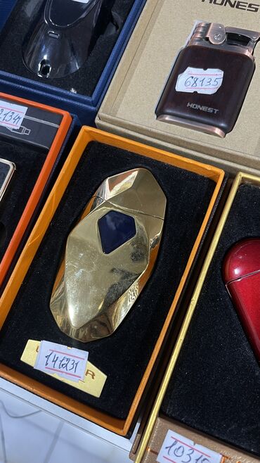 Qəlyan, vayp və aksesuarları: İstənilən növ alışqanlar mövcuddur . Ad yazılır üzərinə 25 azn sadə 20 -da lalafo.az — 6 Qəlyan, vayp və aksesuarları: İstənilən növ alışqanlar mövcuddur . Ad yazılır üzərinə 25 azn sadə 20 — 6