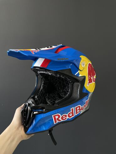 Перчатки: Новый шлем Эндуро. 
RedBull
Матовый
Размеры L-XL-XXL