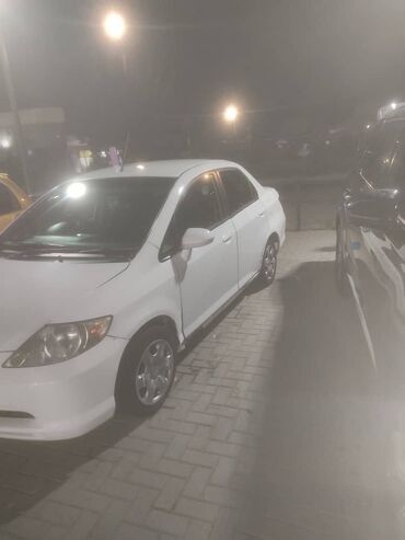 рация для фуры: Honda Fit: 2003 г., 1.3 л, Вариатор, Бензин, Седан