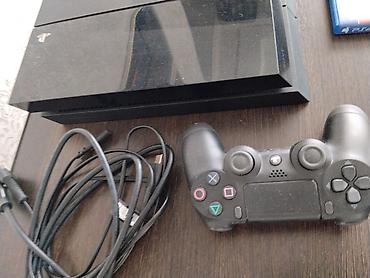 PS4 (Sony PlayStation 4): PlayStation 4 (оригинальная модель, черная) Комплектация: - Консоль — 3