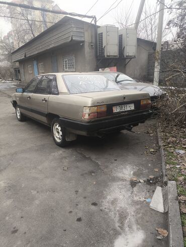 Audi: Audi 100: 1986 г., 1.8 л, Механика, Бензин, Седан