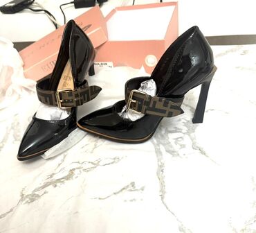 qadın bot: Tuflilər, Fendi, Ölçü: 39, rəng - Qara, Yeni