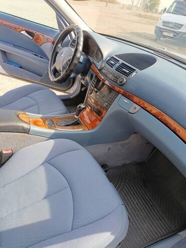 Mercedes-Benz: Mercedes-Benz E-Class: 2002 г., 3.2 л, Автомат, Бензин, Лимузин — 12
