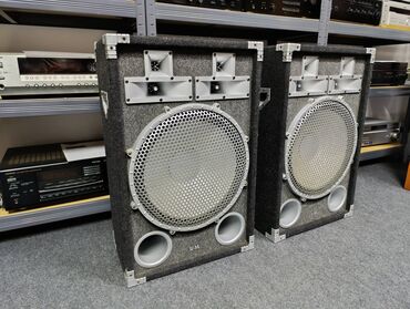 Zvučnici i stereo sistemi: UM hpa 15 300 lucifer Mocni razglasi sa basevima 15 incha- 39 cm sa — 10