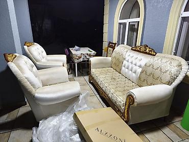 kuc divan: İşlənmiş, Klassik divan, Divan, Bazasız, Açılmayan — 1