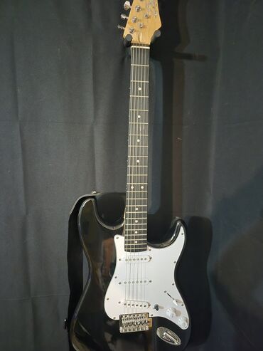 Elektro gitaralar: Elektron gitara, 6 sim, İşlənmiş, Pulsuz çatdırılma