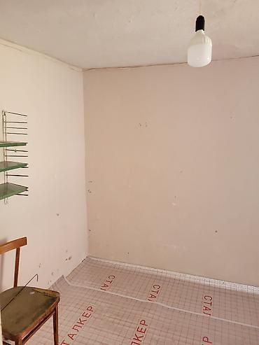 Үйлөрдү ижарага берүү: 40 м², 5 бөлмө, Таатан СБ, Үй-бүлөлүүлөргө — 5