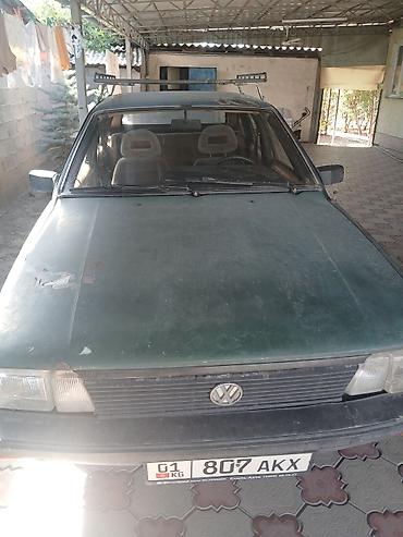 Volkswagen Passat: 1983 г., 1.6 л, Механика, Бензин, Хэтчбэк