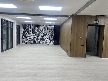 open space: Светлые офисные помещения с панорамным остеклением и современным — 7
