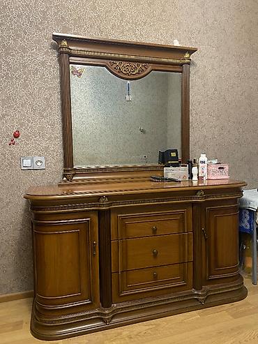 Komodlar: Klassik üslubda böyük güzgülü komod/dresser - Material: kütləvi ağac — 1