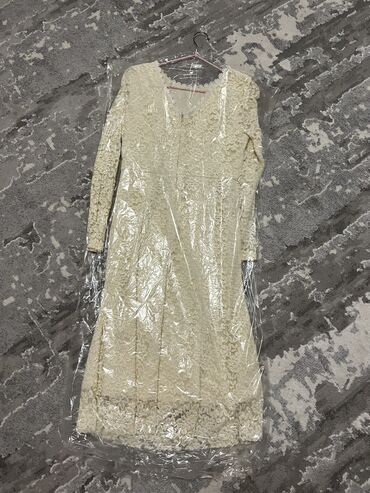 вечерние платья в махачкале: Вечернее платье, Средняя модель, Гипюровое, С рукавами, M (EU 38), L (EU 40)