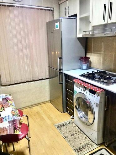 Uzunmüddətli kirayə mənzillər: Elmlər metrosunun yaxınlığında 6 mertebeli binanın 5-ci mərtəbəsində — 6