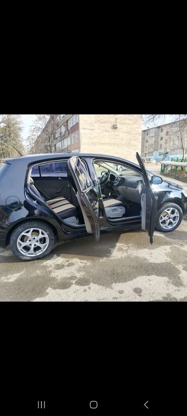 Volkswagen: Volkswagen Golf Plus: 2006 г., 1.6 л, Механика, Бензин, Хэтчбэк — 5