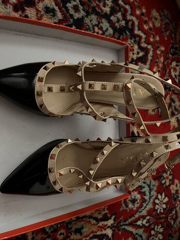meray kee обувь: Красивые стильные босоножки размер 37