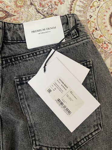 женские джинсы philipp plein: Мом, Высокая талия