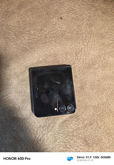 samsun j4: Samsung Galaxy Z Flip 5, 256 GB, rəng - Qara — 2