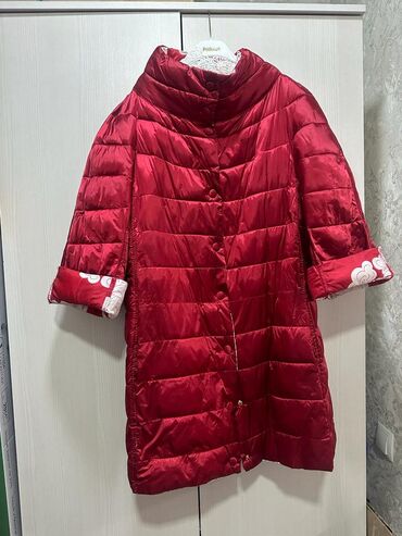 пальто красное: Продаю двухстороннюю куртку! Производство Италия! б/у размер 46-48