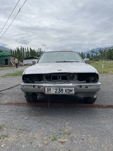 арзан машина мерседес: BMW 5 series: 1992 г., 2 л, Механика, Бензин, Седан