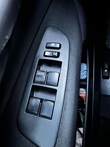 Toyota: Toyota Auris: 2008 г., 1.6 л, Робот, Бензин, Хэтчбэк — 10