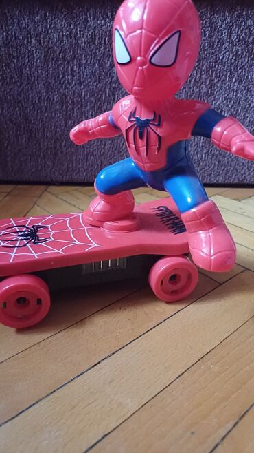 Игрушки: Продаётся детская игрушка человек-паук катающий скейт музыкальный на at lalafo.kg — 5 Игрушки: Продаётся детская игрушка человек-паук катающий скейт музыкальный на — 5