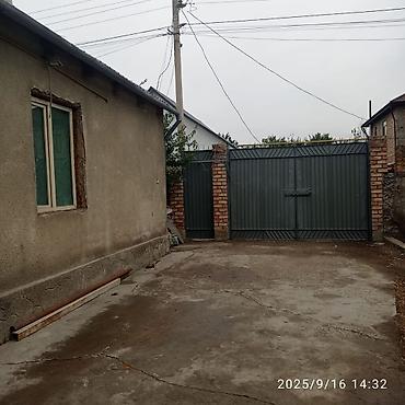 Продажа коттеджей и домов: 🏡 **СРОЧНО ПРОДАЁТСЯ ДОМ В АЛА-ТОО!** 📐 Дом — 80 м² | 🌿 Участок — 5 — 10