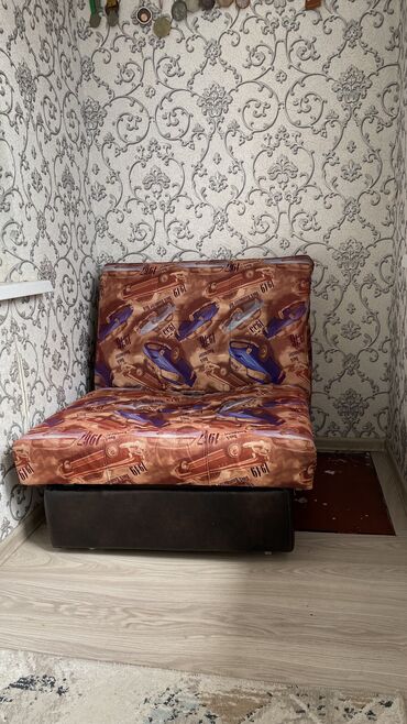каркасная мебель: Срочно продаю 
Раскладной диван