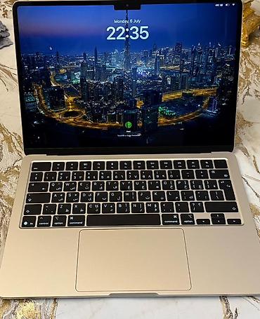 Apple MacBook (qızılı rəng) Xüsusiyyətlər: - 13.6" Liquid Retina