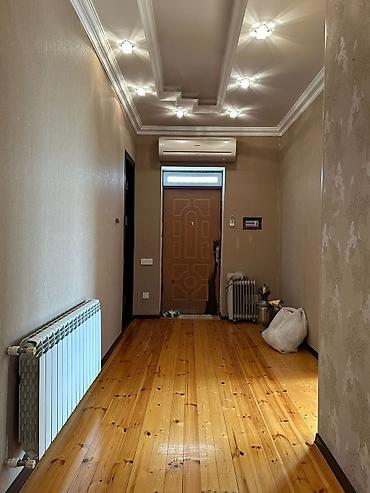 Həyət evləri və villaların satışı: Satış üçün həyət evi - Tikili: 1 mərtəbəli fərdi yaşayış evi, daş — 4