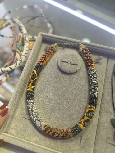 Bijuteriya dəstləri: Məhsul: Əl işi muncuq dəsti – boyunbağı və bilərzik - Dizayn — 14