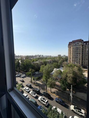 эмарк жибек жолу: 1 комната, 50 м², Элитка, 6 этаж, Дизайнерский ремонт