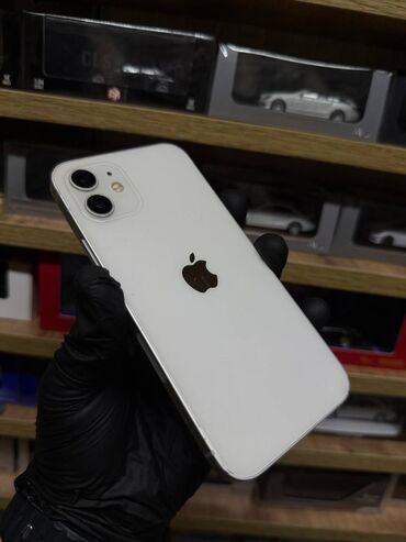 Apple iPhone: IPhone 12, Б/у, 64 ГБ, Белый, Защитное стекло, Чехол, 75 % — 13