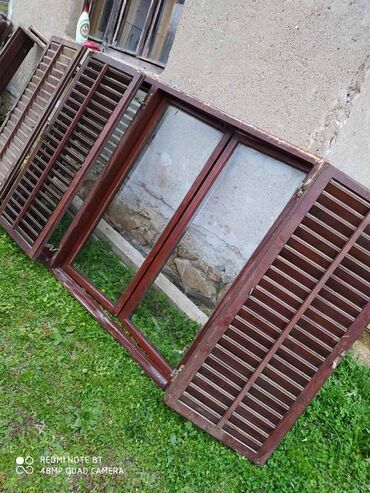 Prozori: Cena je po komadu i fixna je. Sledećih su dimenzija 180x140 prozor — 10