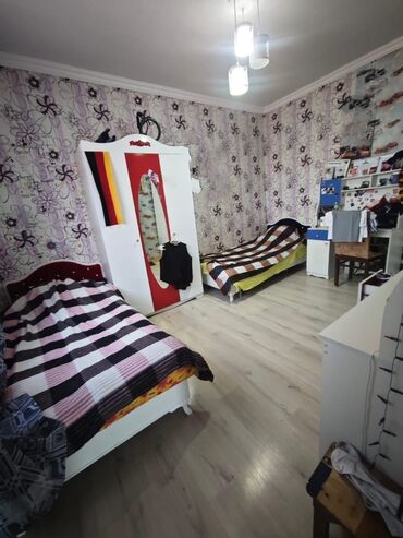 пластиковые столы и стулья бишкек: Genc yataq desti 400azn. Deste 2 eded matrasli yataq, 2dolab, yazi