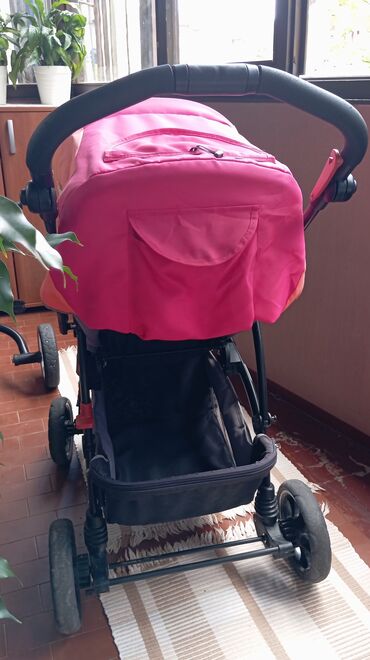Kolica za bebe: Chipollino kolica. Koriscena ali u dobrom stanju. Jedina mana-zadnja — 6