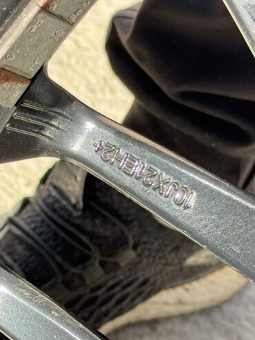 Колеса в сборе: Колеса в сборе 295 / 35 / R 21, Зима, Б/у, Комплект, Литые, отверстий - 5 — 4