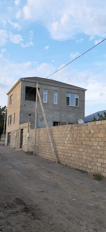 4 otaqlı ev çertyojları: Binəqədi qəs. 4 otaqlı, 250 kv. m, Orta təmir