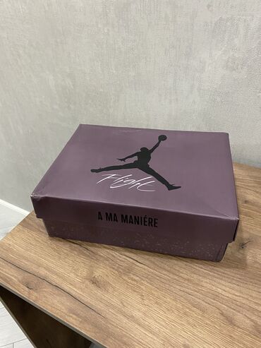 кроссовки nike air jordan 4: Продаю новые кроссовки Air Jordan 4 A Ma Maniére Violet Ore. Размер