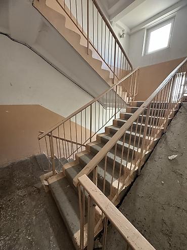 продаю однокомнатные квартиры: 1 комната, 38 м², 105 серия, 2 этаж, Старый ремонт — 4