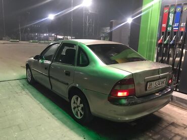 Opel: Opel Vectra: 1.6 л, Механика, Бензин, Седан