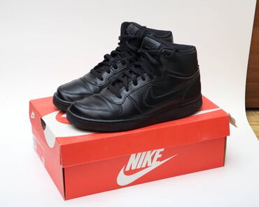 кроссовки муж: Продаю оригинал Nike Ebernon Mid. Натуральная кожа. Размер: 41. В