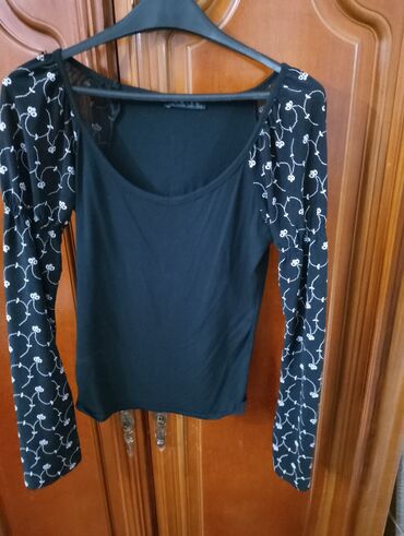 Bluze: Tri za 1000din.po izboru — 23