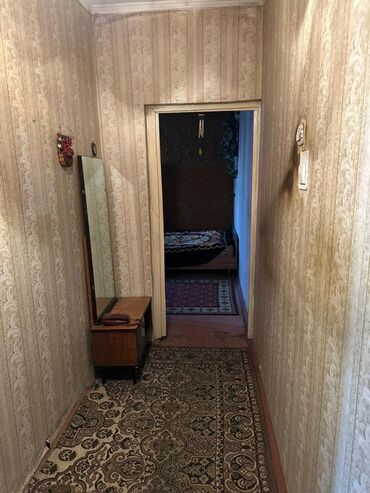 купить квартиру в бишкеке 6 микрорайон: 1 бөлмө, 36 кв. м, 105-серия, 6 кабат, Эски ремонт